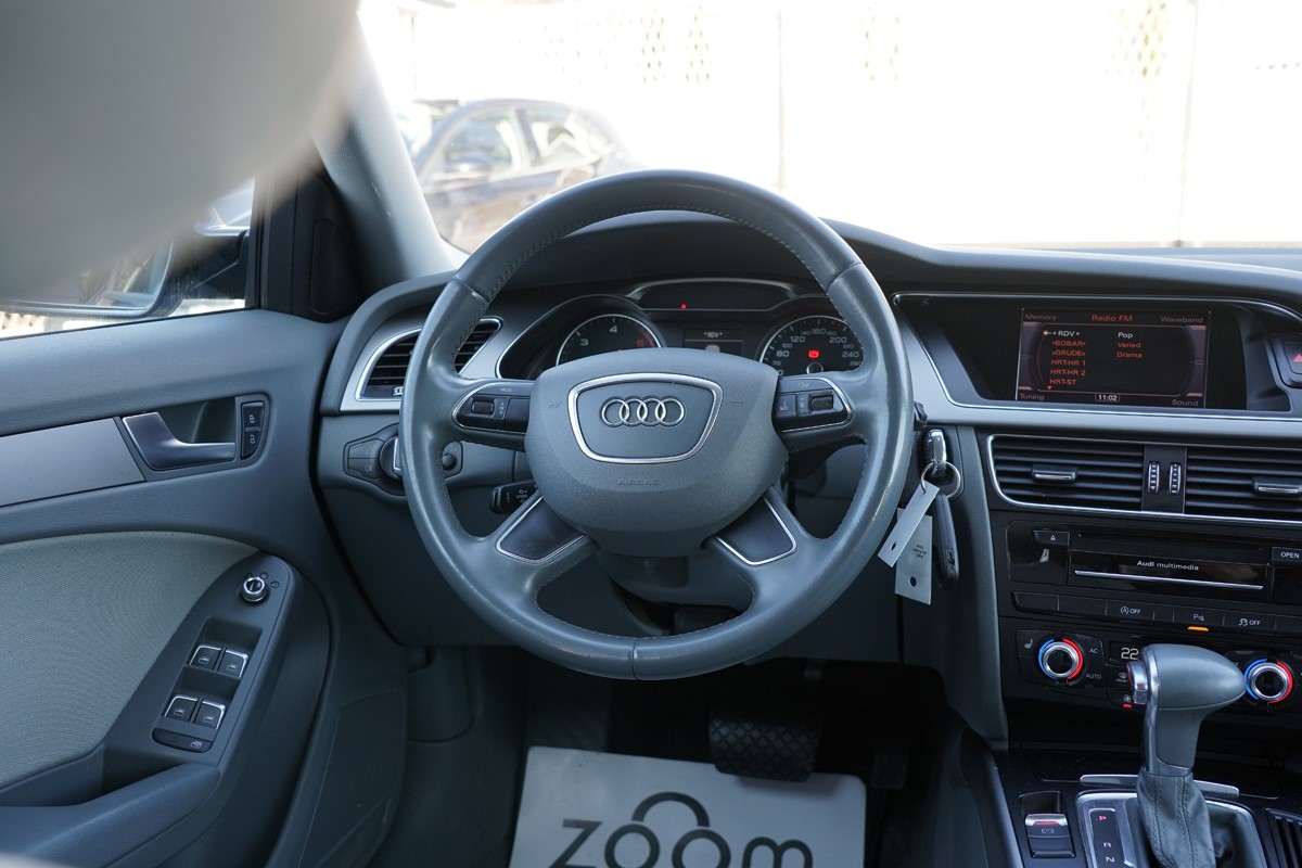 Audi A4
 2.0 TDI