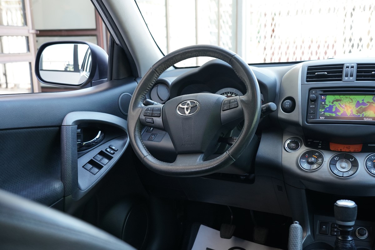 Toyota
 RAV4
 2,2 D
