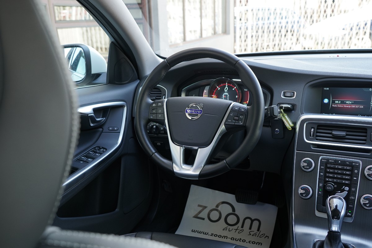 Volvo
 S60
 2.0 D Summum
