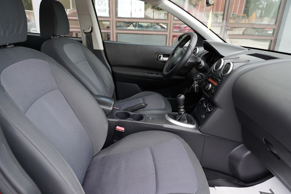 Nissan
 Qashqai 1.5 DCI