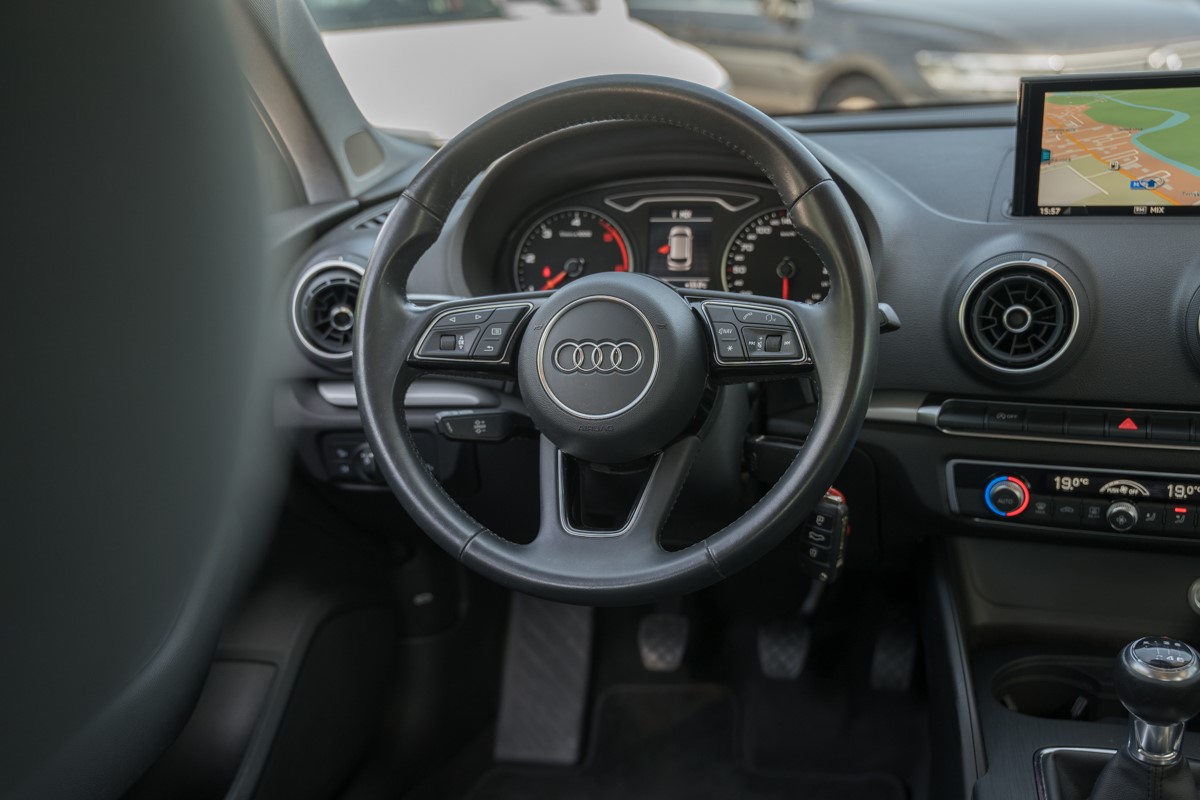 Audi A3
 30 TDI Sportback