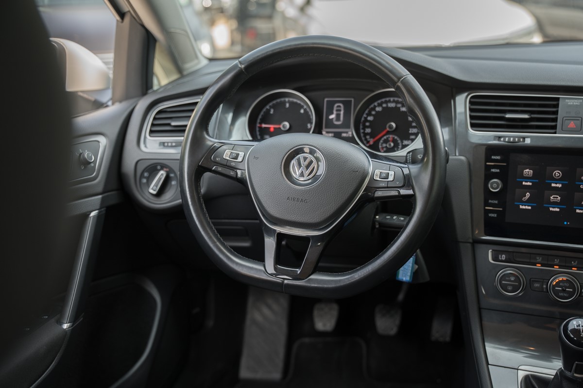 Volkswagen Golf 1.6 TDI 