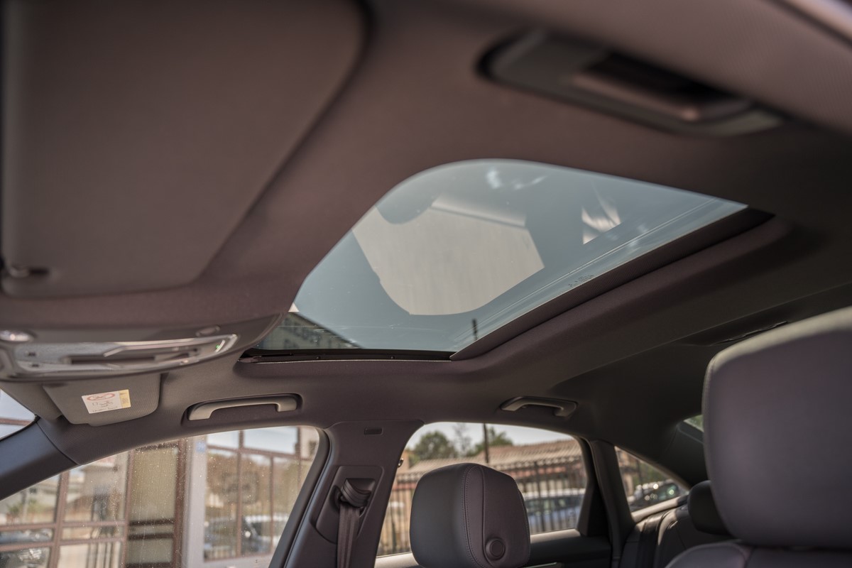 Audi A6
 2.0 TDI S line