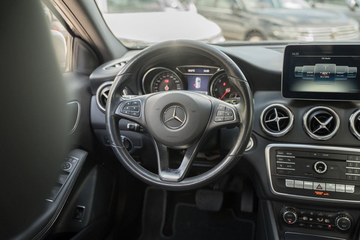 Mercedes-Benz GLA 200 d