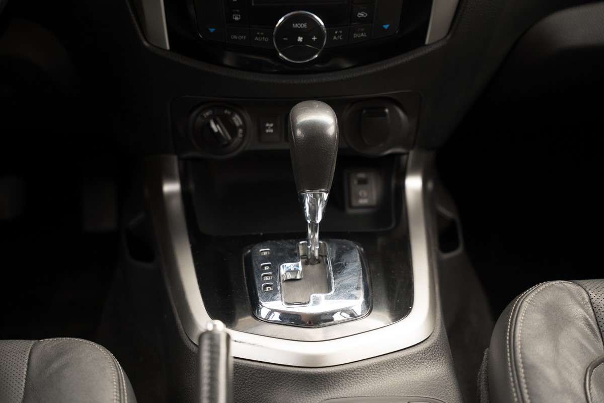 Nissan
 Navara 2,3 DCI 4X4