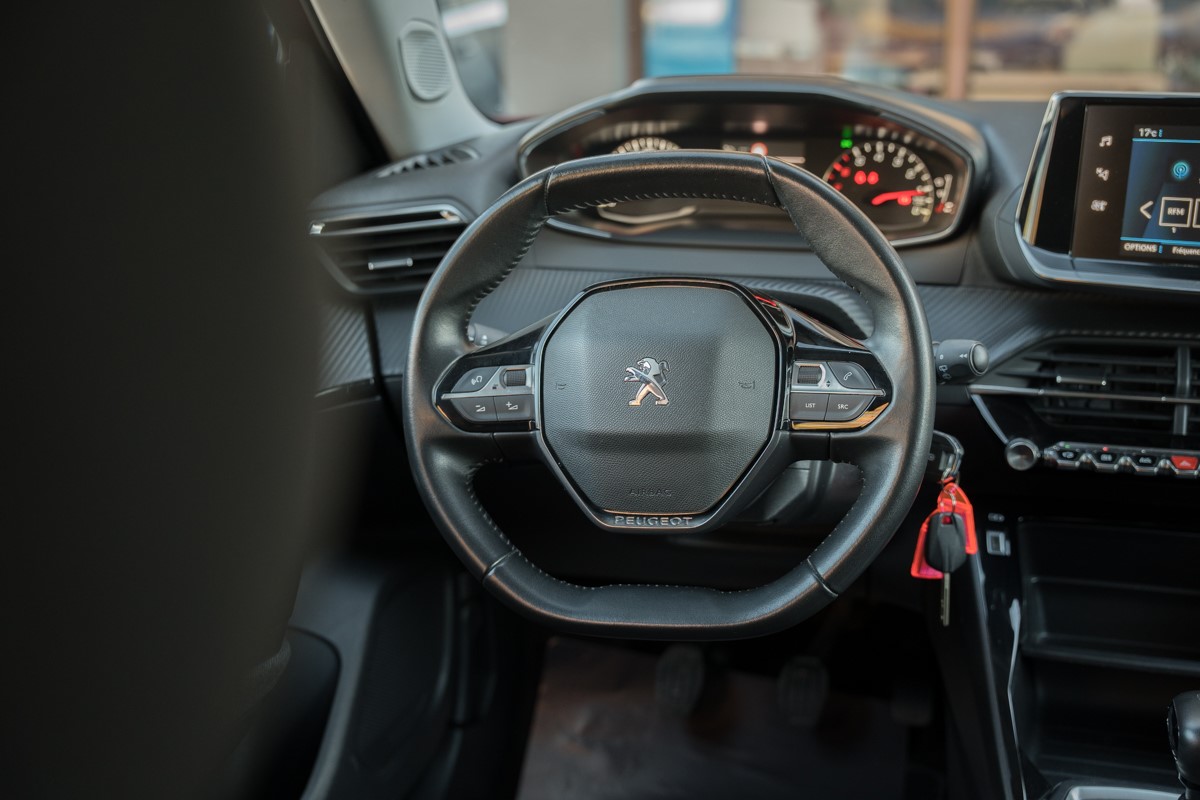 Peugeot 2008 1.2 PureTech STYLE