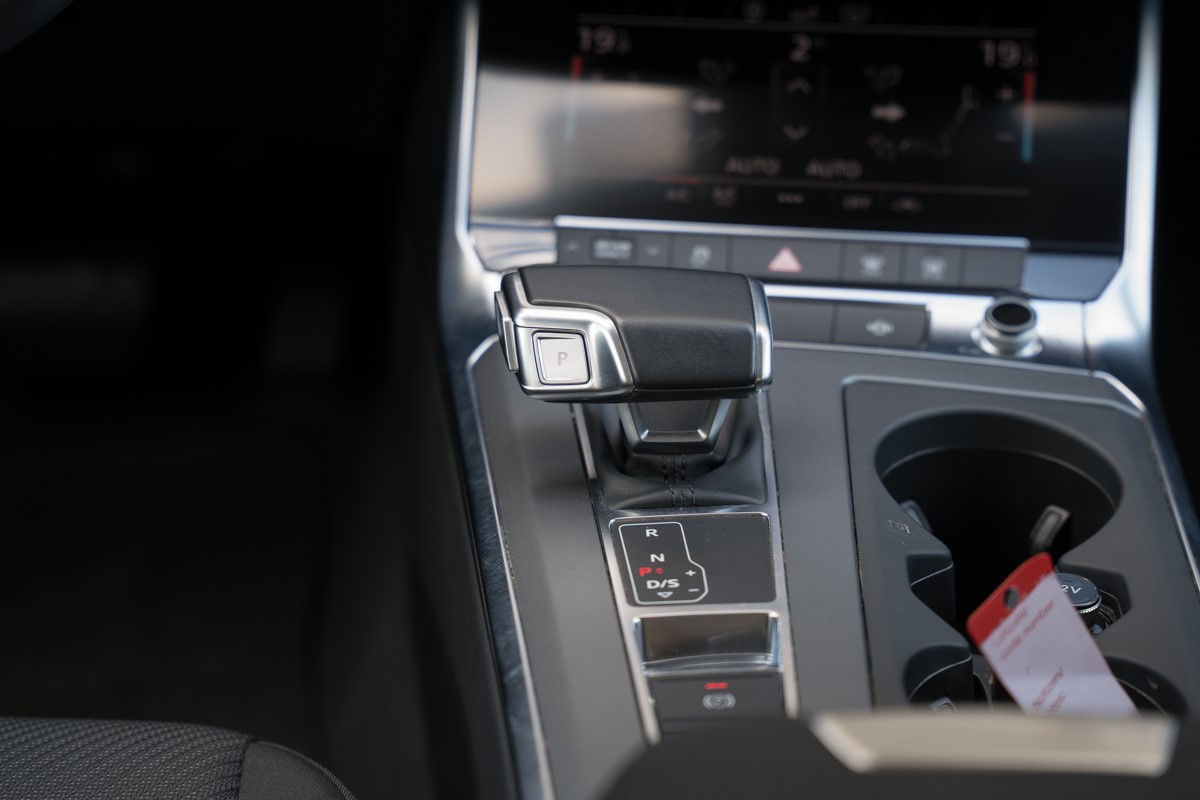 Audi A6
 40 TDI S-tronic QUATTRO