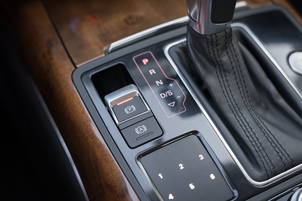 Audi A6
 2.0 TDI