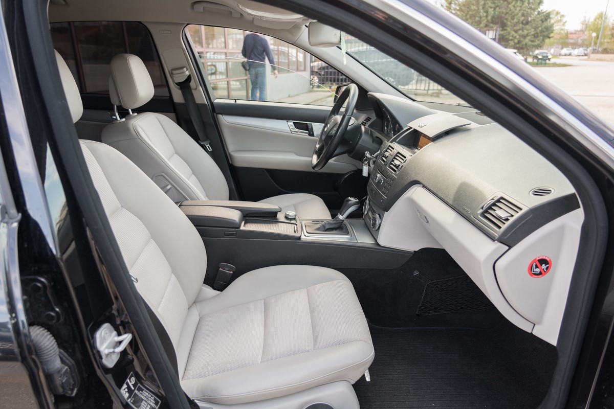 Mercedes-Benz C-Class
 200 CDI