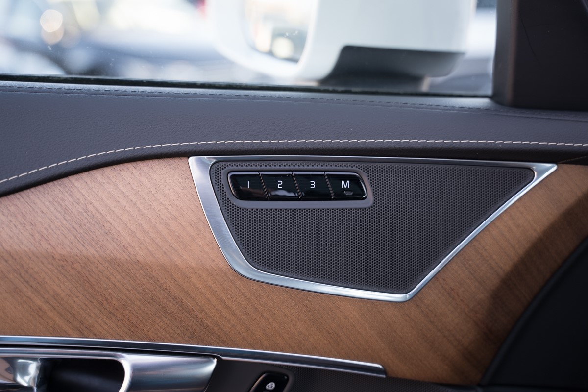 Volvo
 XC90 
 2.0 D B5 AWD Inscription 