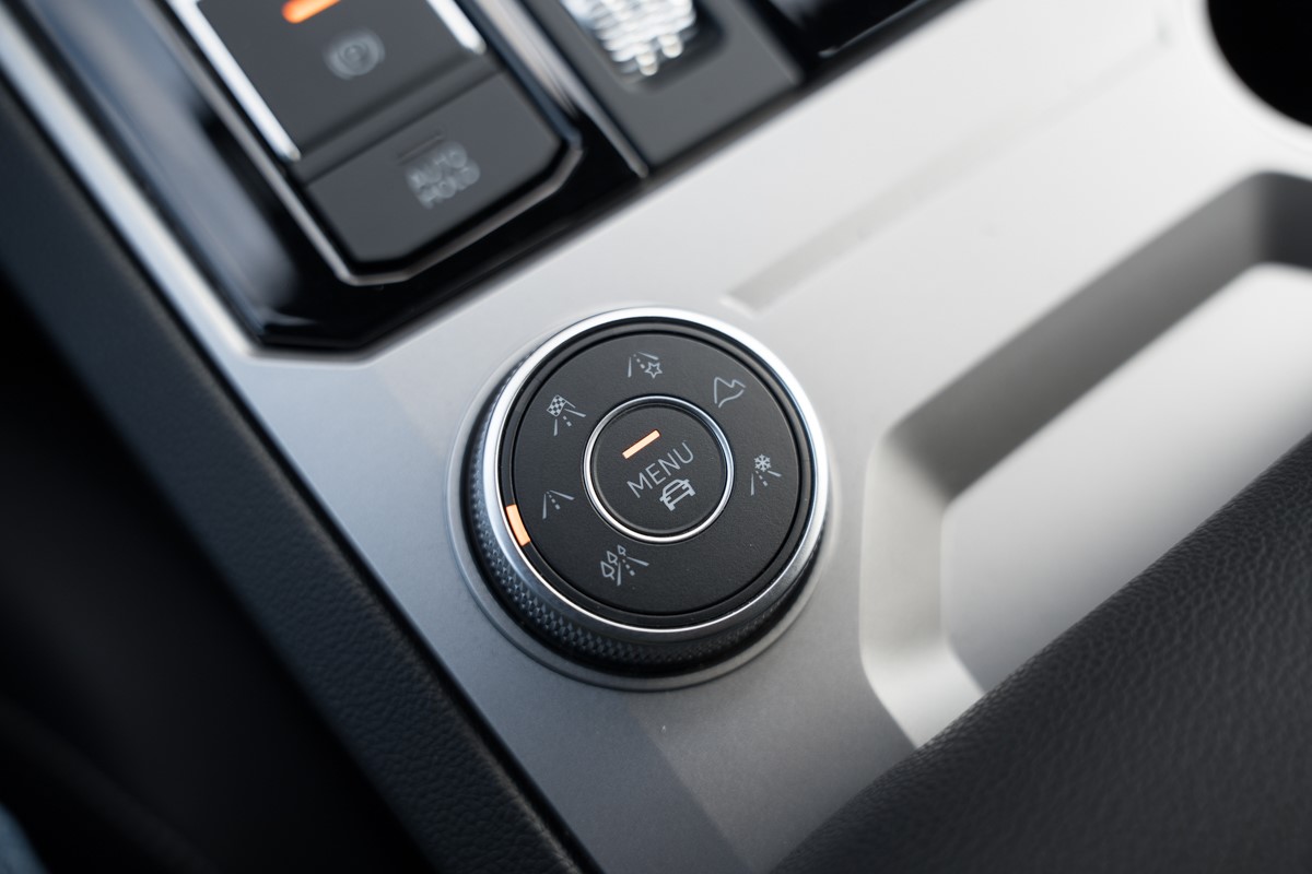 Volkswagen Touareg
 3.0 TDI R line 4MOTION