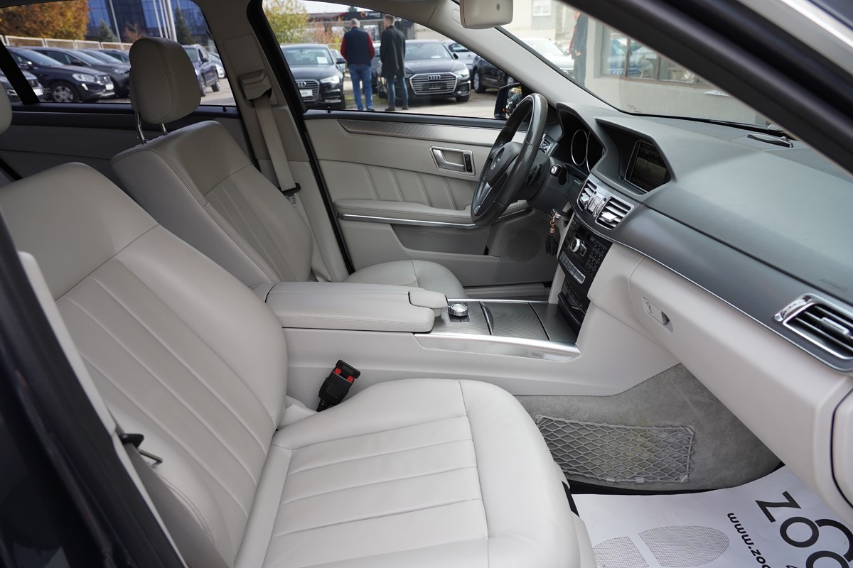 Mercedes-Benz E-Class
 E 220 BLUETEC