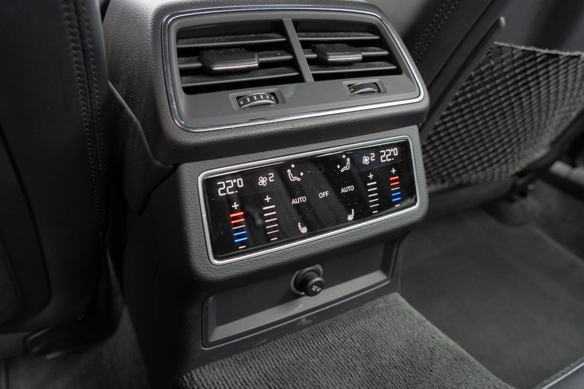 Audi A6
 3,0 TDI
