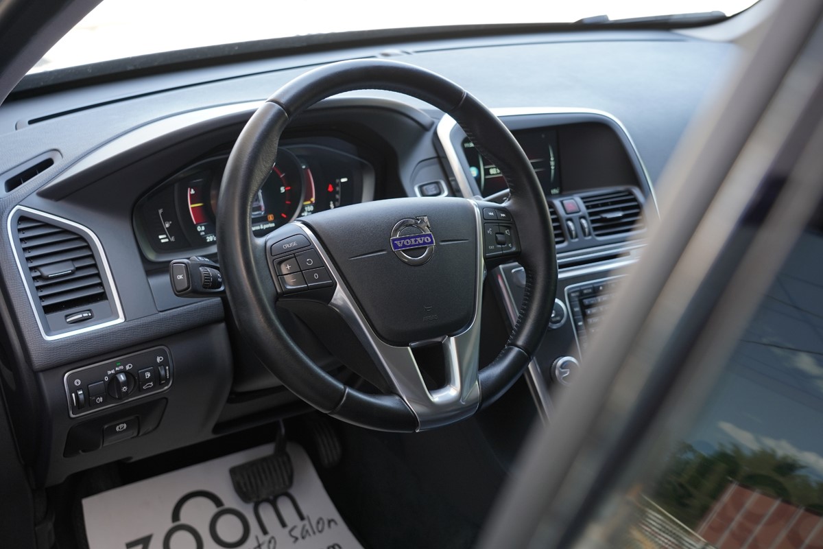 Volvo
 XC60 2,0 D