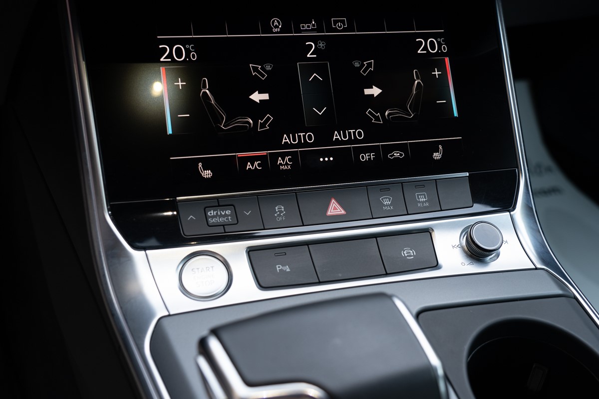 Audi A6
 45 TDI Quattro S-tronic