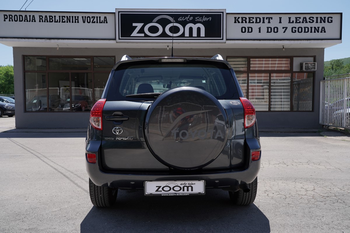 Toyota
 RAV4
 2,2 D