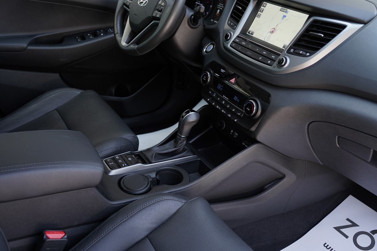 Hyundai
 Tucson
 2,0 CRDI 4X4 