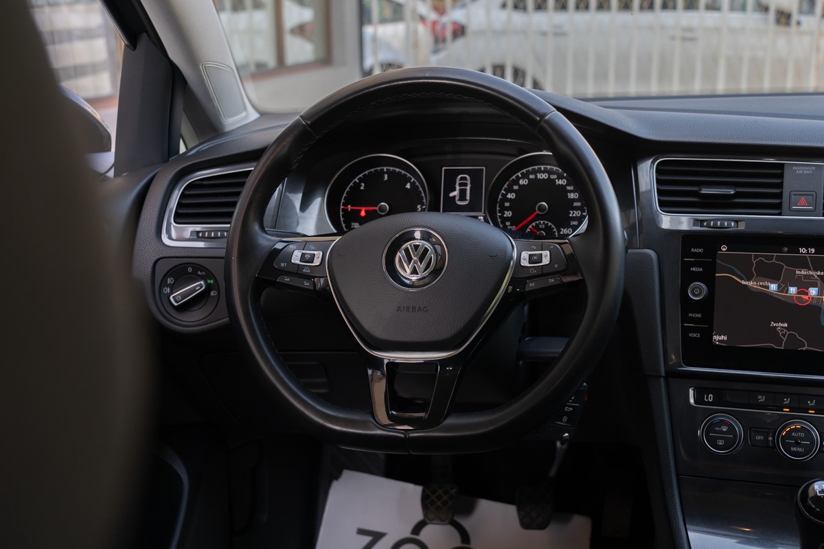 Volkswagen Golf 1,6 TDI CONFORTLINE BUSINESS