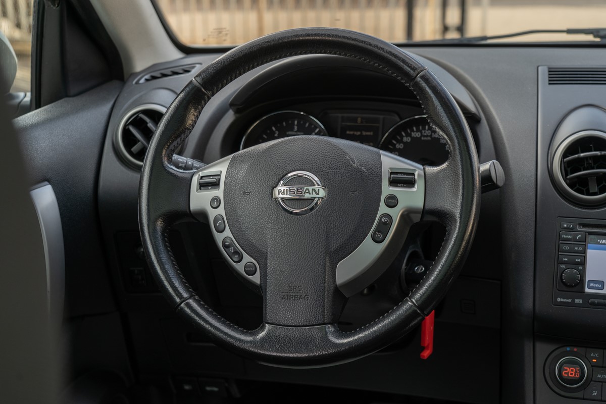 Nissan
 Qashqai 2,0 DCI