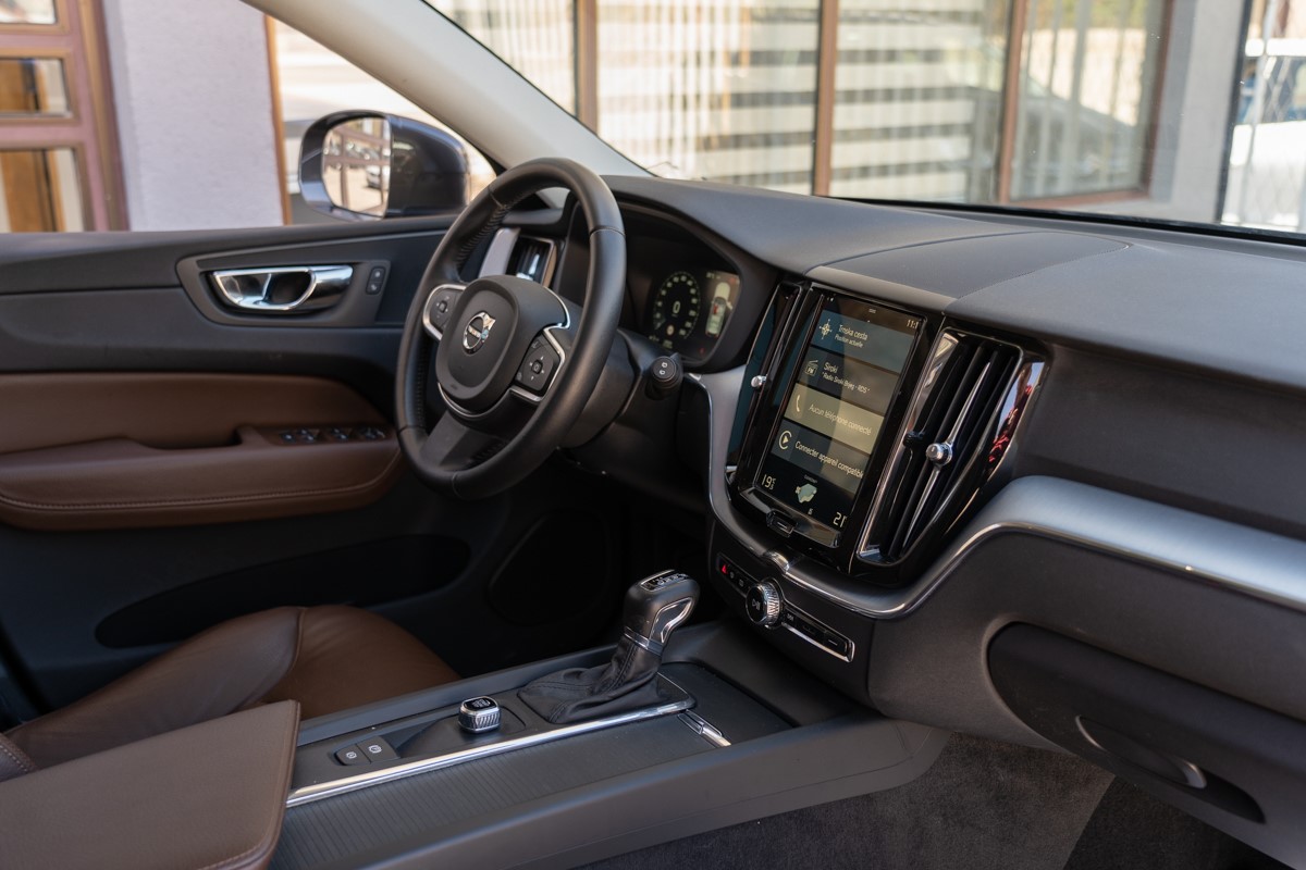 Volvo
 XC60 D4 190 CH