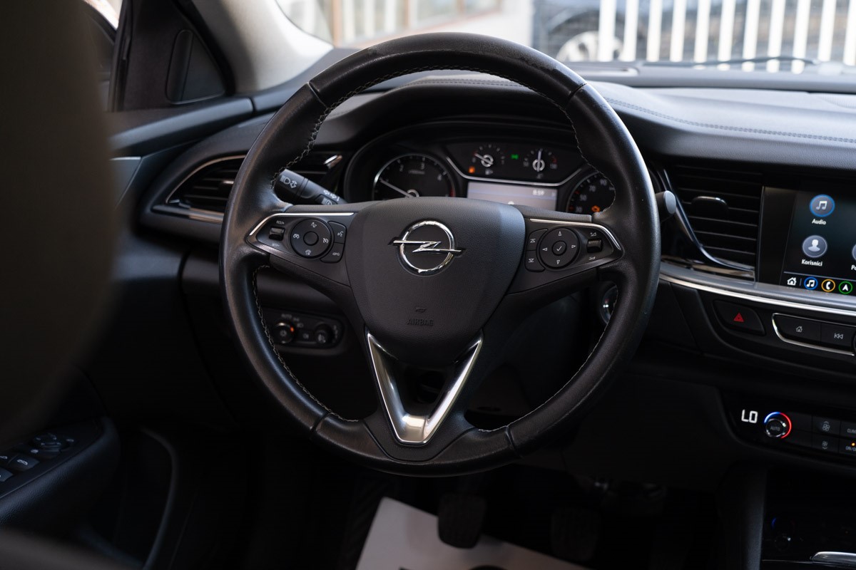 Opel Insignia 1.6 D