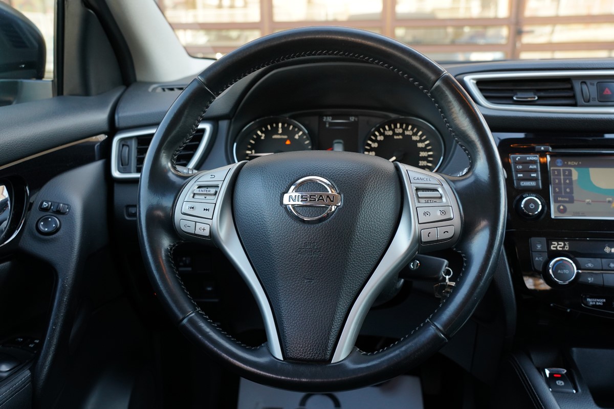 Nissan
 Qashqai 1,6 DCI