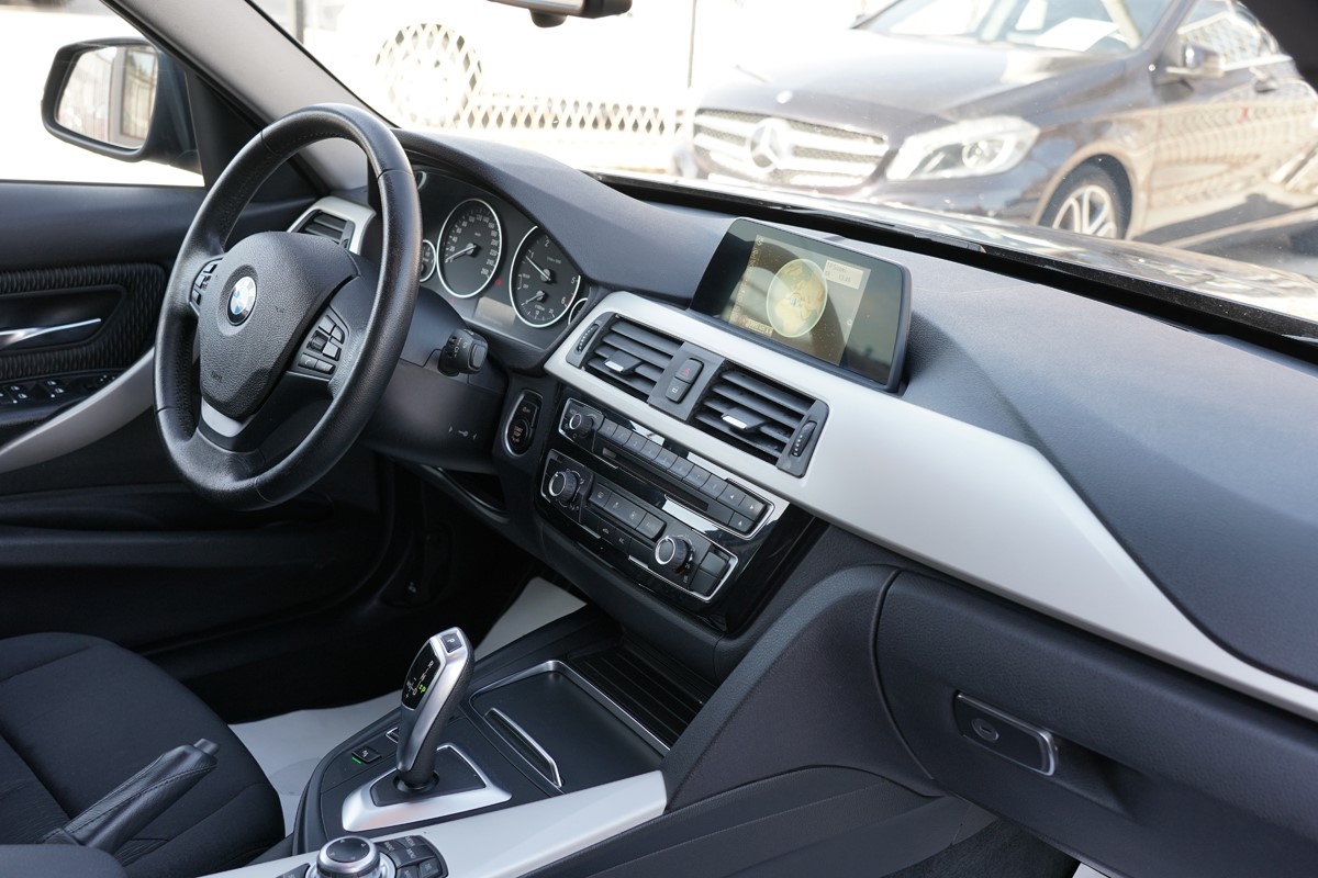 BMW
 3-Series 318 D
