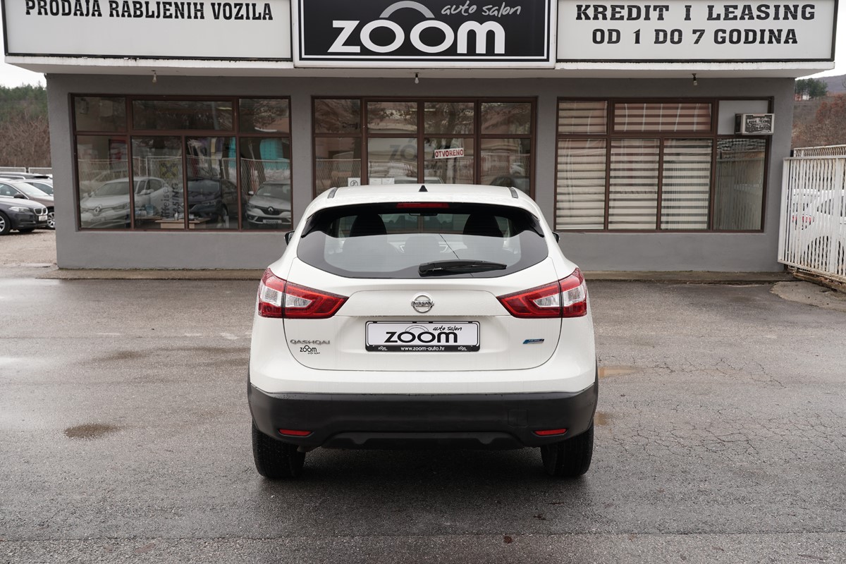 Nissan
 Qashqai 1.5 DCI
