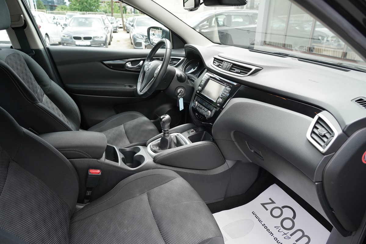 Nissan
 Qashqai 1.5 DCI