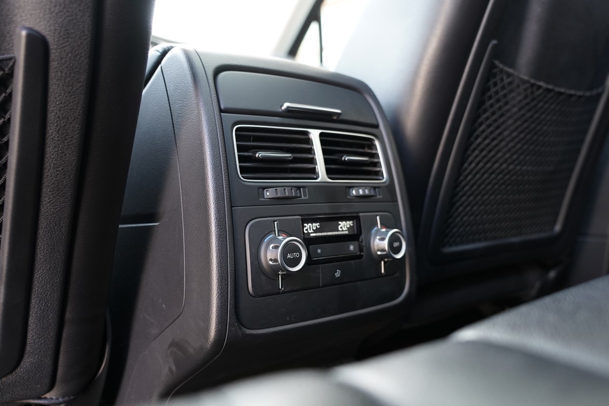Volkswagen Touareg
 3.0 TDI 4 MOTION