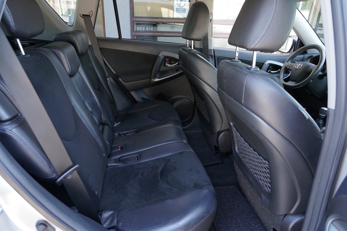 Toyota
 RAV4
 2,2 D