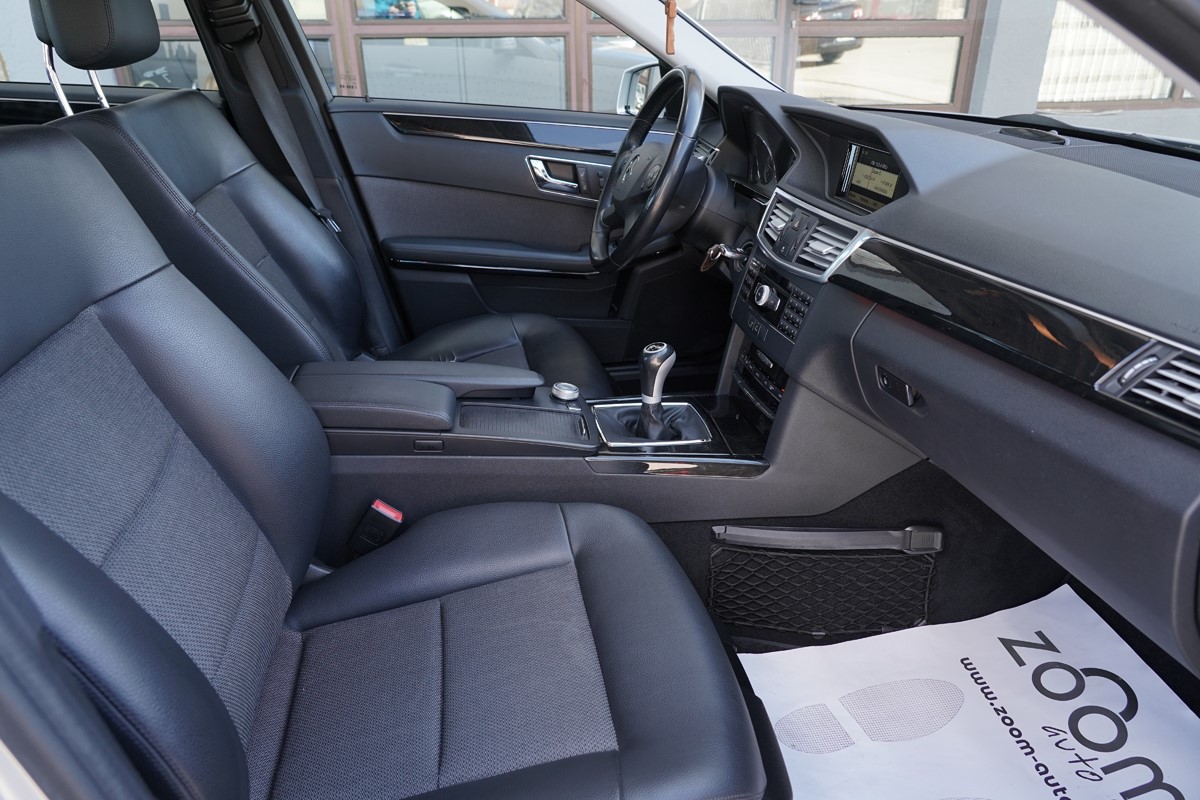 Mercedes-Benz E-Class
 E 220 CDI AVANTGARDE