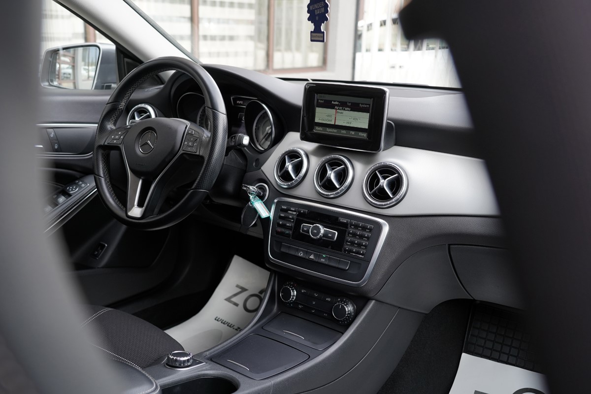 Mercedes-Benz CLA-Class 220 CDI