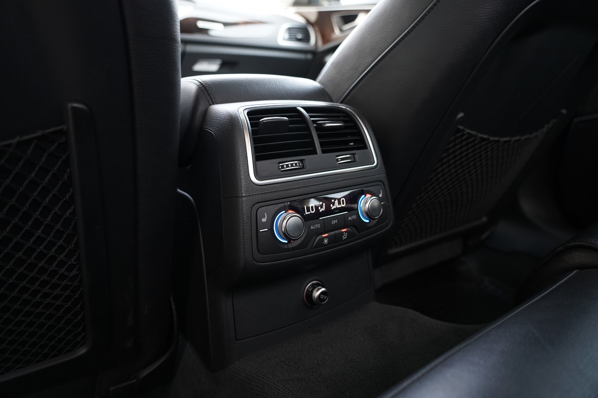 Audi A6
 3.0 TDI QUATTRO