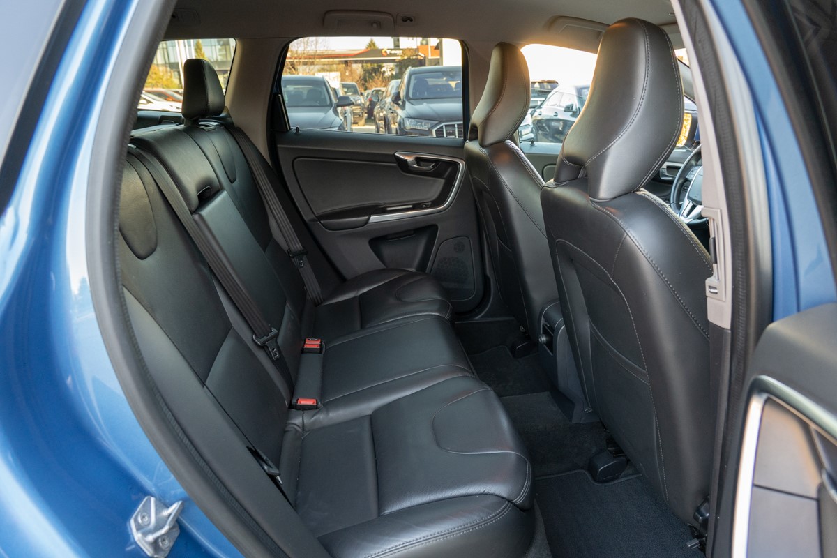 Volvo
 XC60 D4