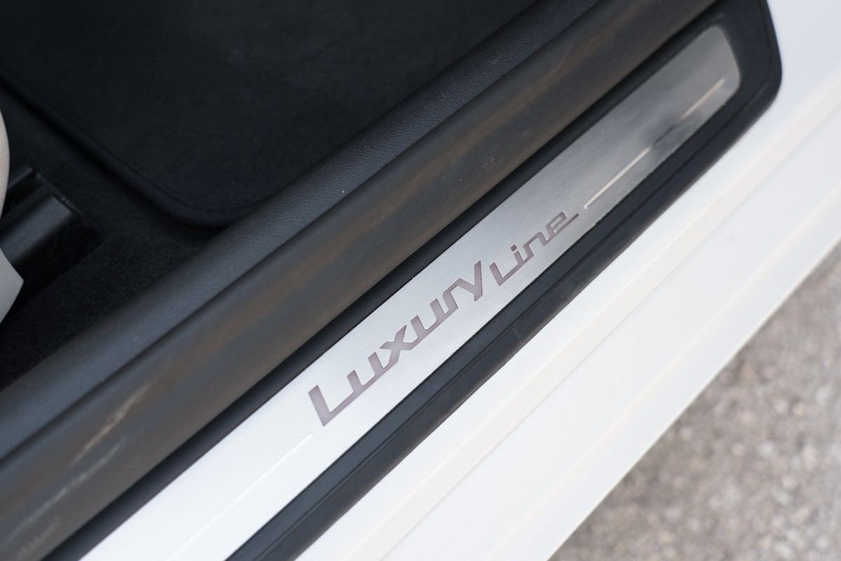BMW
 5-Series 520d xDrive