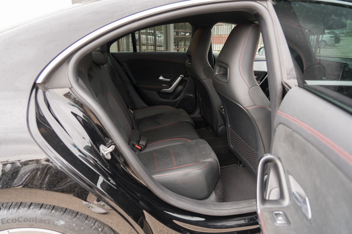 Mercedes-Benz CLA-Class 180 D AMG