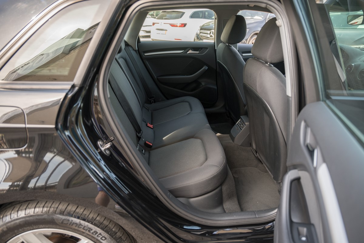 Audi A3
 30 TDI Sportback