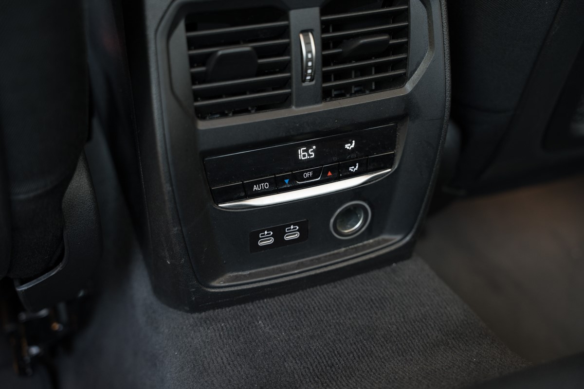 BMW
 3-Series 318D