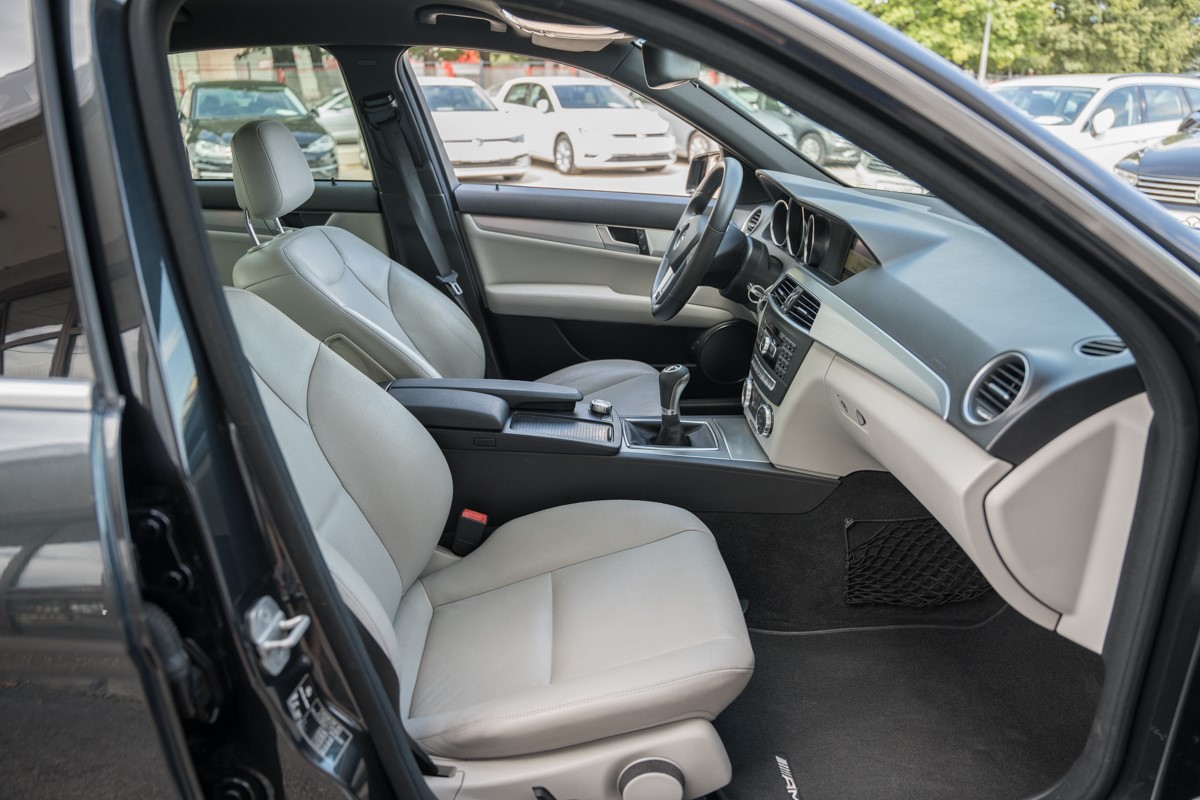 Mercedes-Benz C-Class
 200 CDI AMG