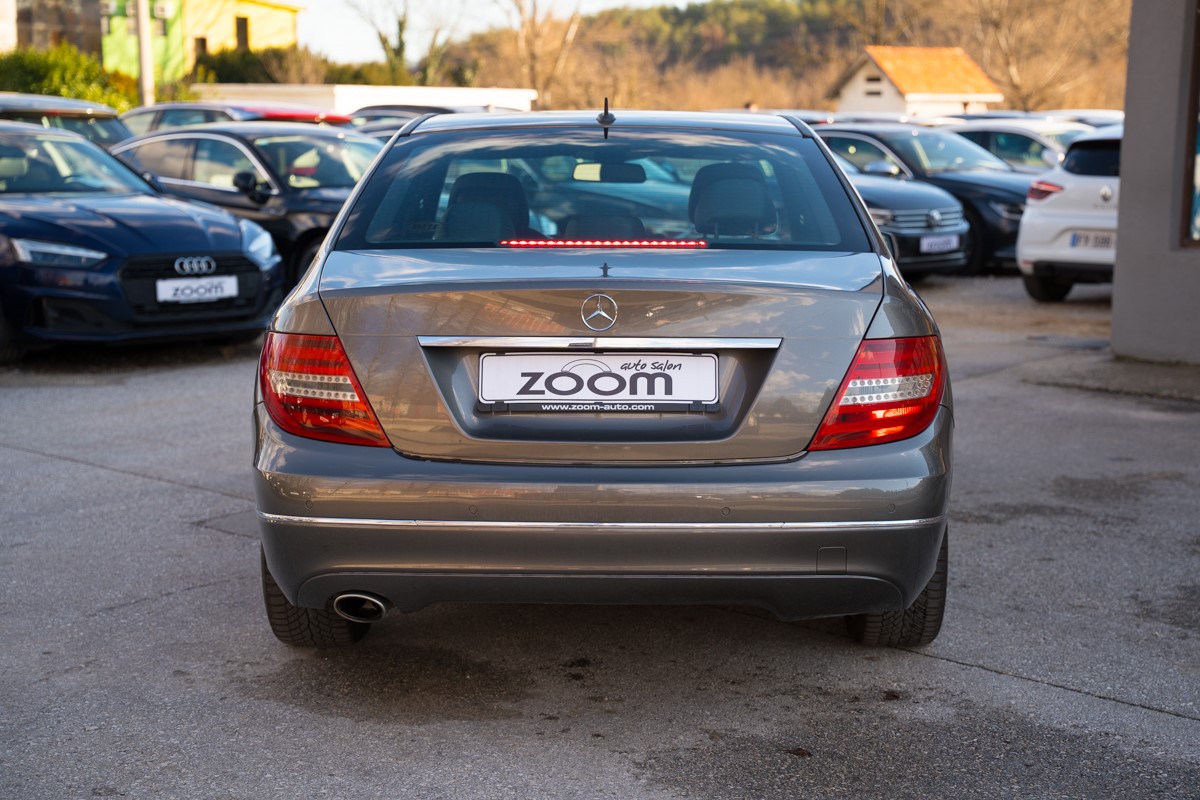 Mercedes-Benz C-Class
 200 CDI 