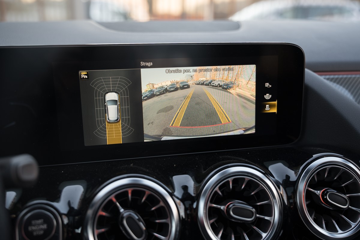 Mercedes-Benz GLA 200 D AMG