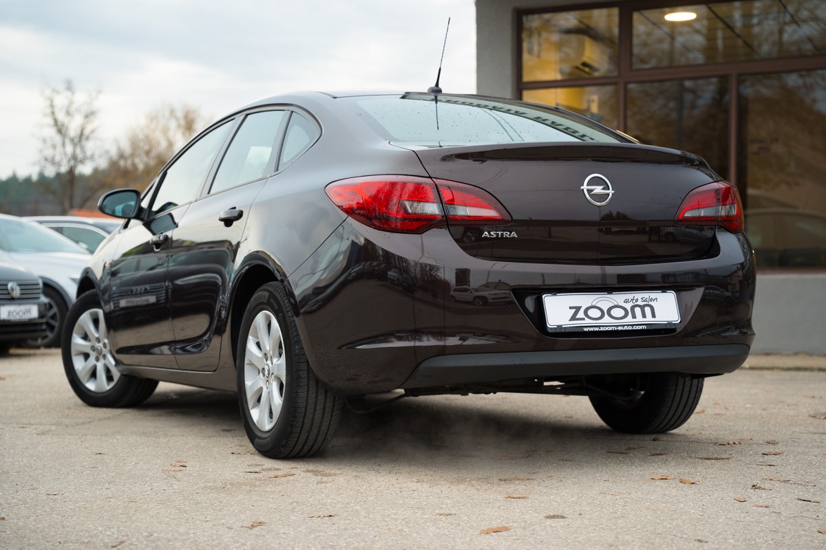 Opel Astra 1.6