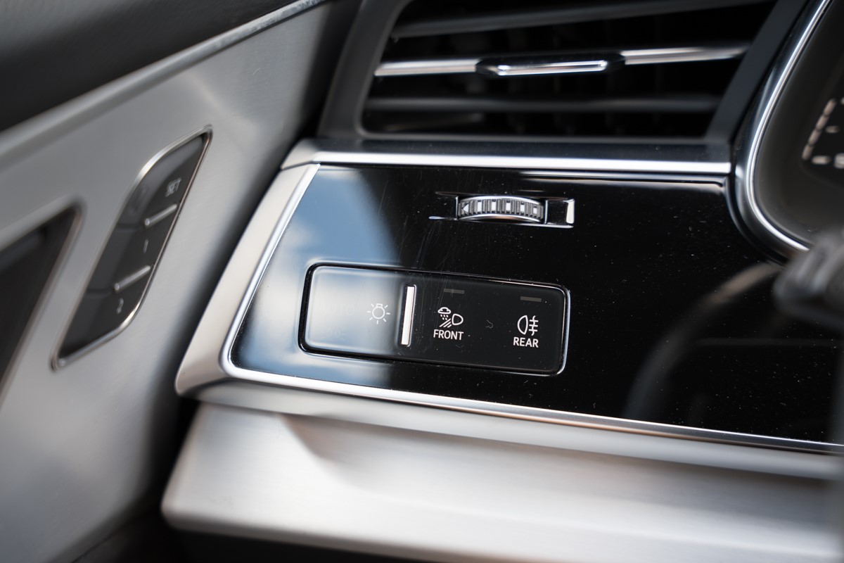 Audi Q7
 3.0 TDI S line QUATTRO