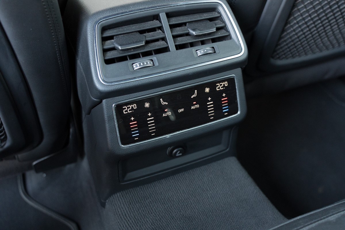 Audi A6
 50 TDI S line