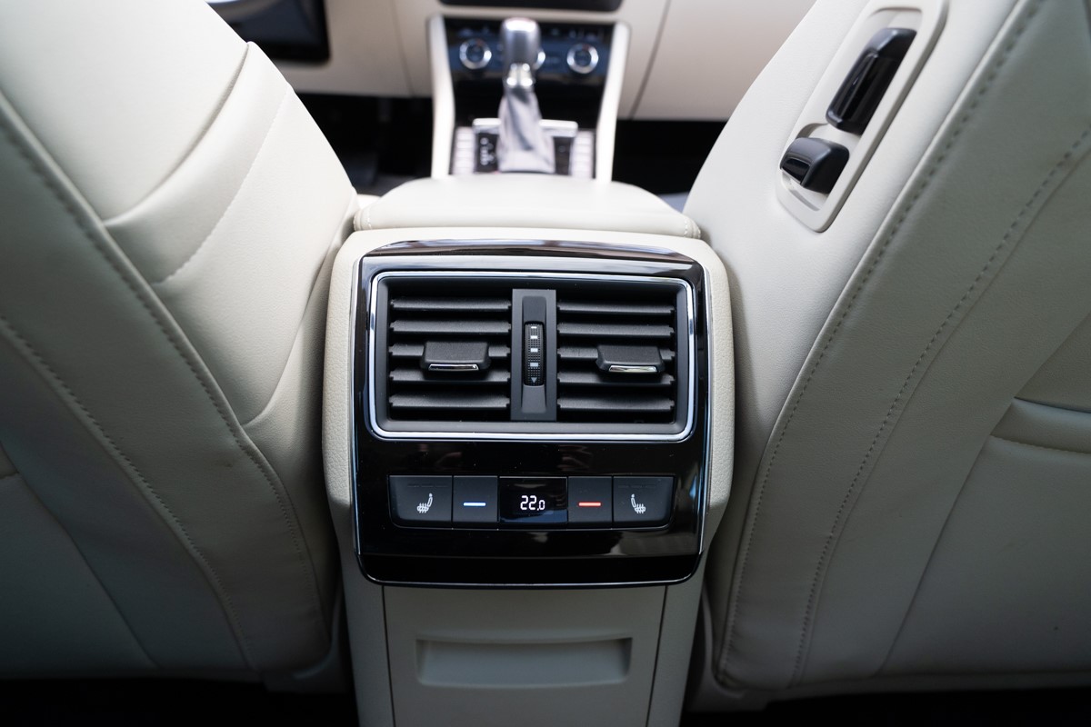 Škoda Superb Combi 2.0 TDi DSG L&K