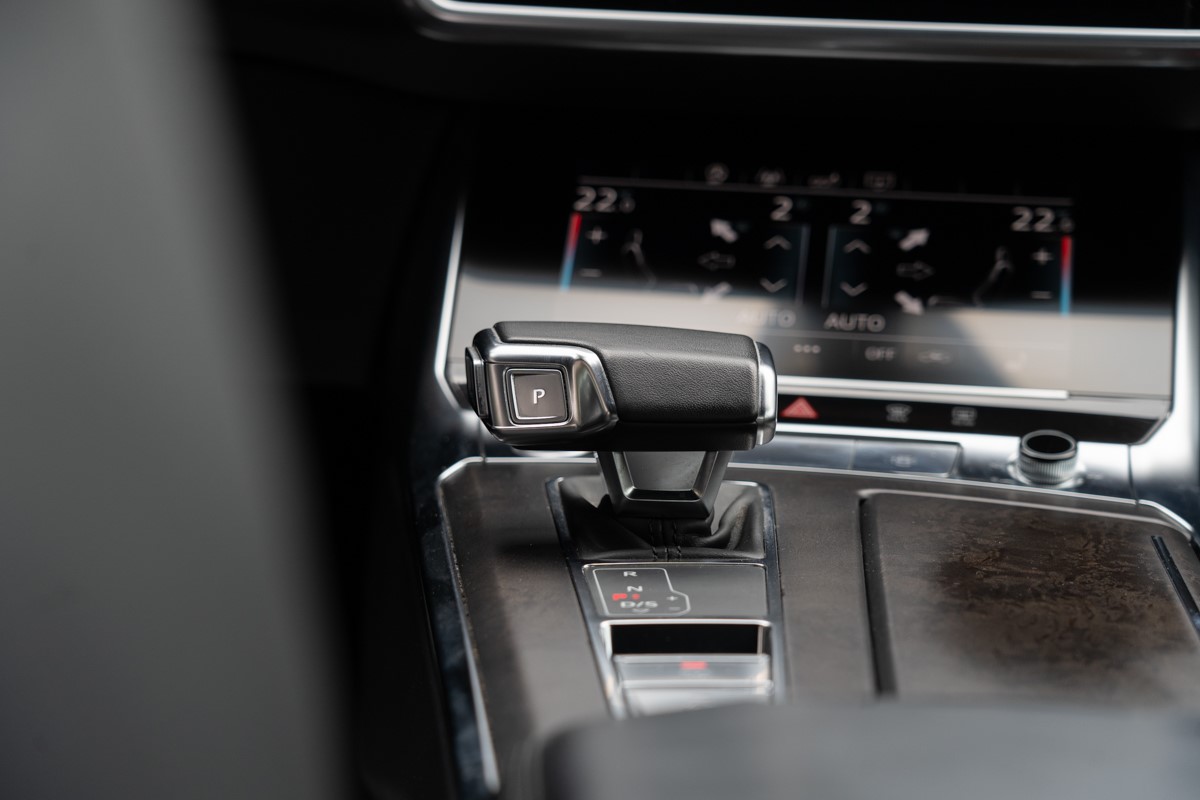 Audi A6
 3,0 TDI