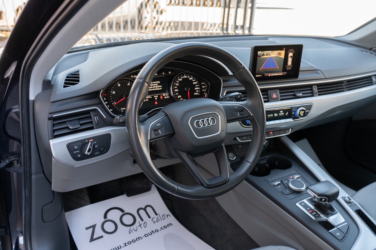 Audi A4
 2.0 TDI