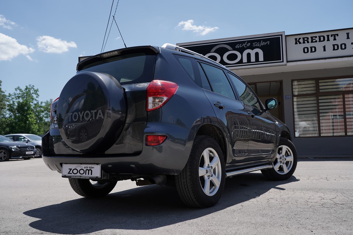 Toyota
 RAV4
 2,2 D