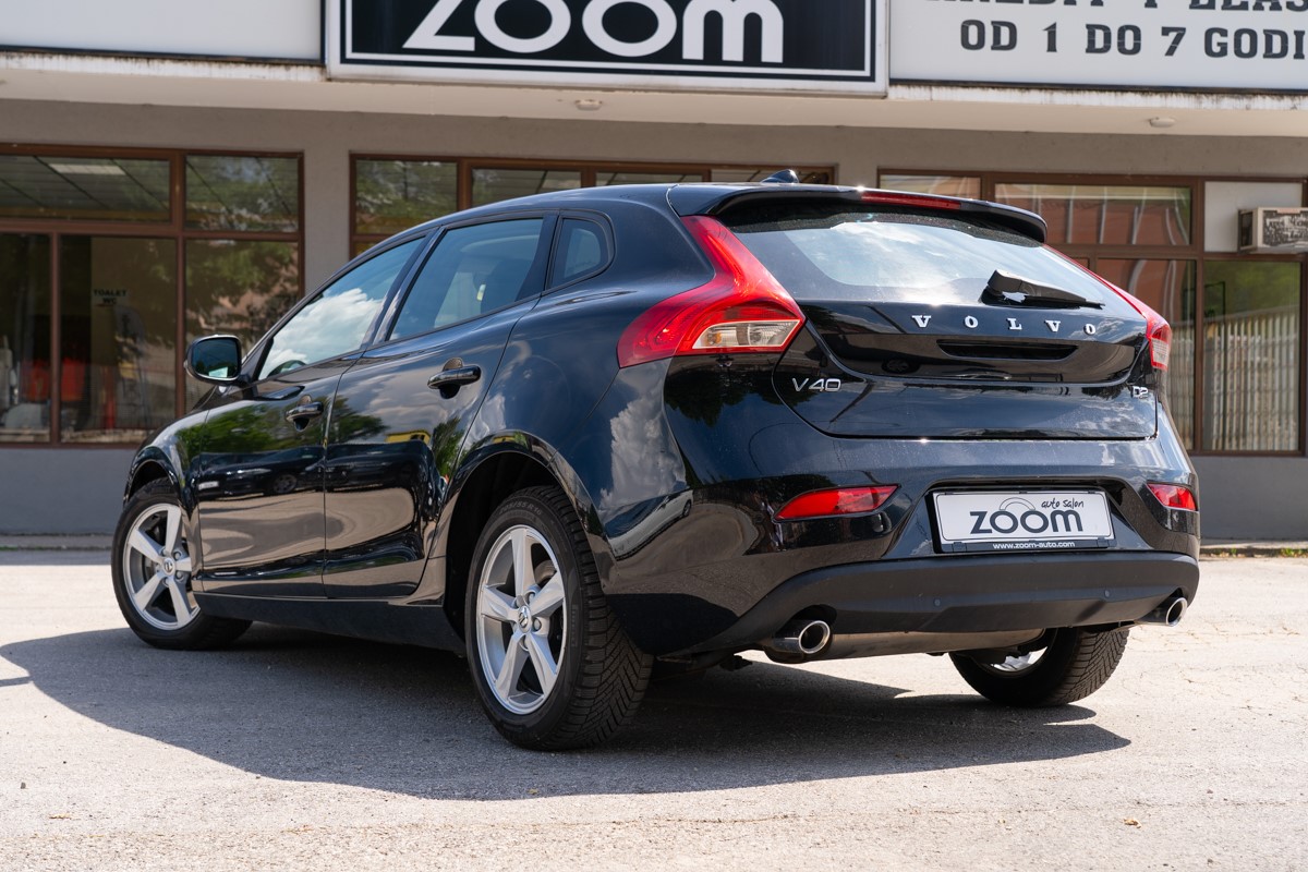 Volvo
 V40 D2